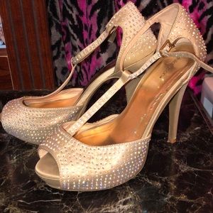 xhilaration size 7 1/2 heels